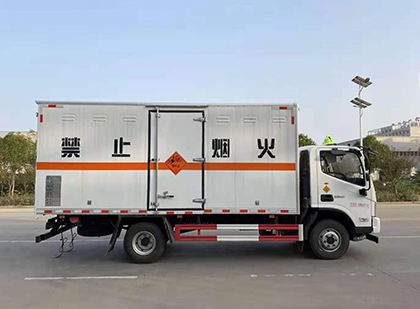 净潭乡爆破器材运输车