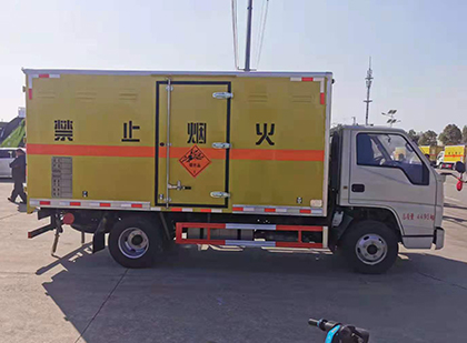 净潭乡爆破器材运输车工人安全操作规范与智能技术保障